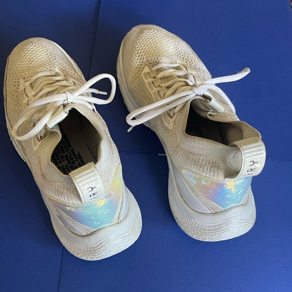 Steph Curry Tennis Shoes - Picture 2 of 4